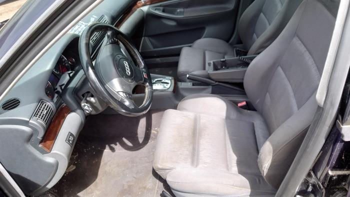 Audi A4 2.5 TDI V6 24V Quattro Sloopvoertuig (1999, Blauw)