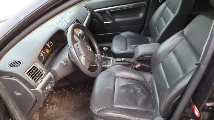 Opel Vectra C GTS 2.2 DIG 16V Sloopvoertuig (2008, Zwart)