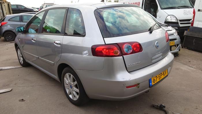 Fiat Croma 2.2 MPI 16V Sloopvoertuig (2006, Grijs)