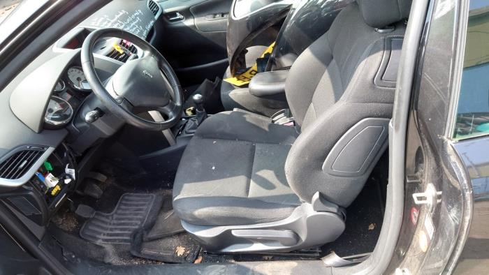 Peugeot 207/207+ 1.4 16V Sloopvoertuig (2006, Zwart)