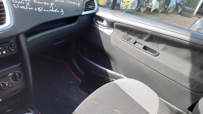 Peugeot 207/207+ 1.4 16V VTi Sloopvoertuig (2008, Zwart)