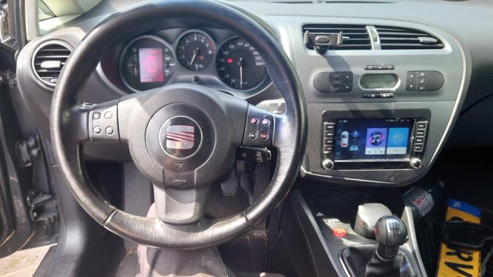 Seat Leon 2.0 FSI 16V Sloopvoertuig (2005, Grijs)