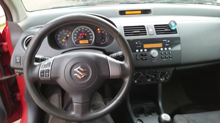 Suzuki Swift 1.3 VVT 16V Sloopvoertuig (2007, Rood)