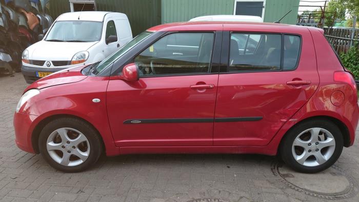 Suzuki Swift 1.3 VVT 16V Sloopvoertuig (2007, Rood)