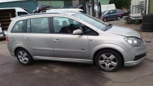 Opel Zafira 2.2 16V Direct Ecotec Sloopvoertuig (2006, Grijs)