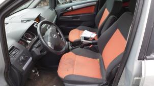 Opel Zafira 2.2 16V Direct Ecotec Sloopvoertuig (2006, Grijs)