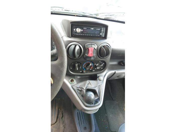 Fiat Doblo Cargo 1.3 D 16V Multijet DPF Sloopvoertuig (2010, Graniet)