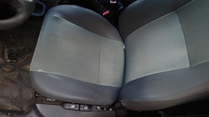 Fiat Doblo Cargo 1.3 D 16V Multijet DPF Sloopvoertuig (2010, Graniet)