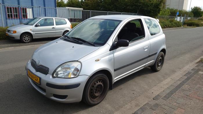 Toyota Yaris 1.3 16V VVT-i Sloopvoertuig (2003, Grijs)