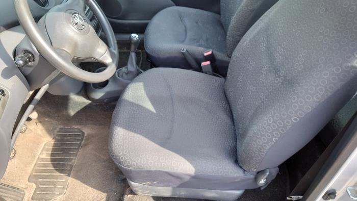 Toyota Yaris 1.3 16V VVT-i Sloopvoertuig (2003, Grijs)