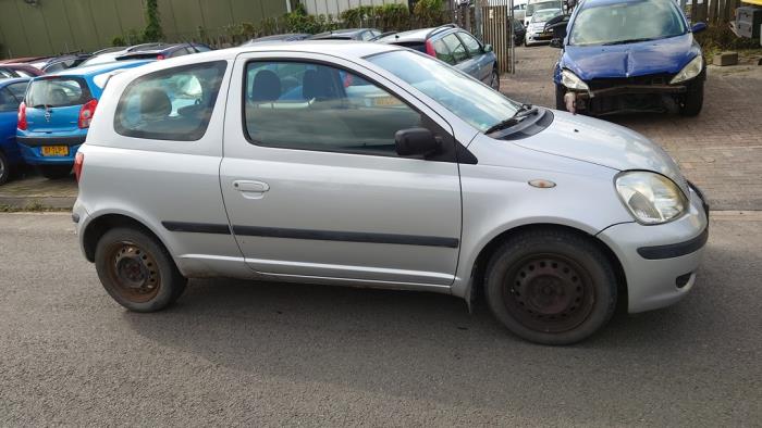 Toyota Yaris 1.3 16V VVT-i Sloopvoertuig (2003, Grijs)