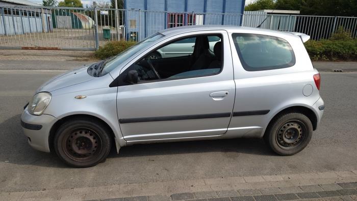 Toyota Yaris 1.3 16V VVT-i Sloopvoertuig (2003, Grijs)