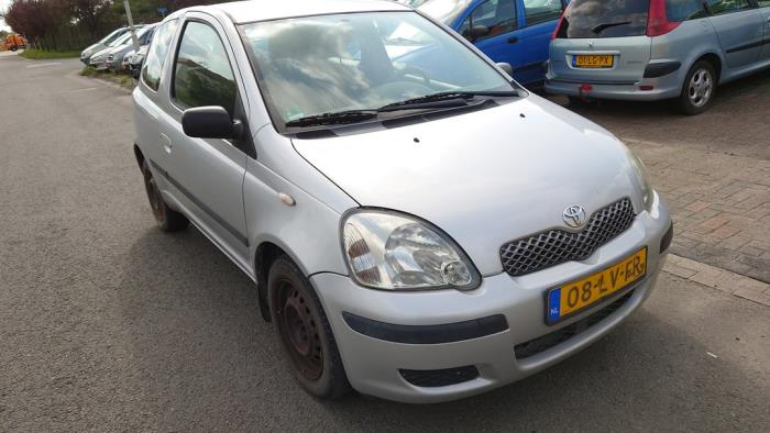 Toyota Yaris 1.3 16V VVT-i Sloopvoertuig (2003, Grijs)