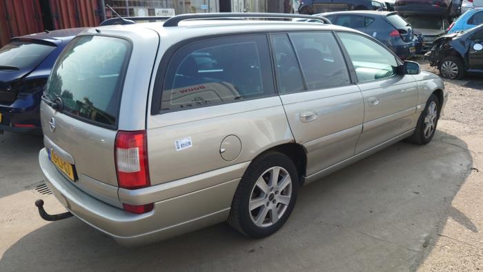 Opel Omega B Caravan 2.2 16V Sloopvoertuig (2003, Grijs)