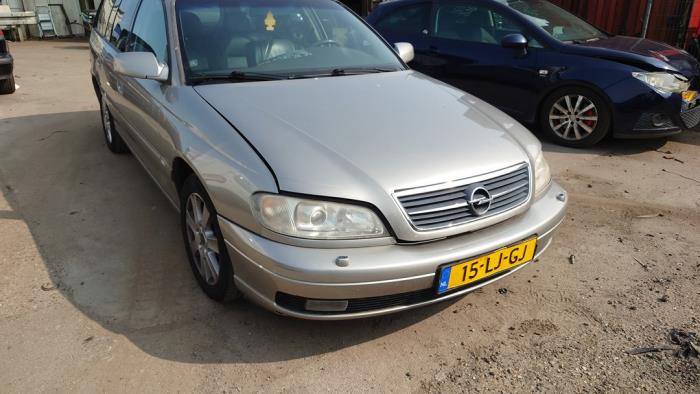 Opel Omega B Caravan 2.2 16V Sloopvoertuig (2003, Grijs)