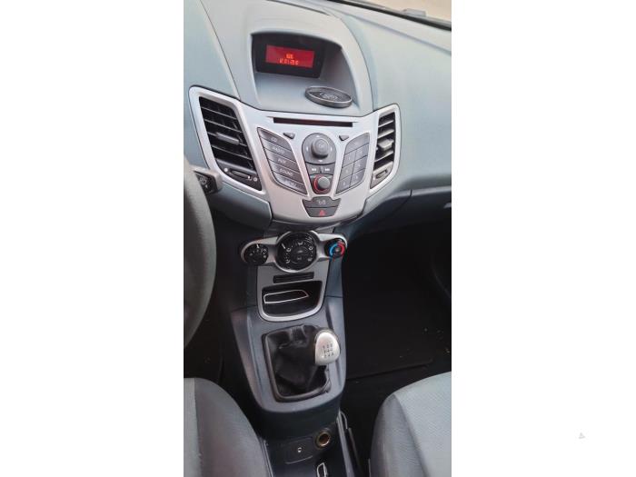 Ford Fiesta 6 1.25 16V Sloopvoertuig (2010, Grijs)