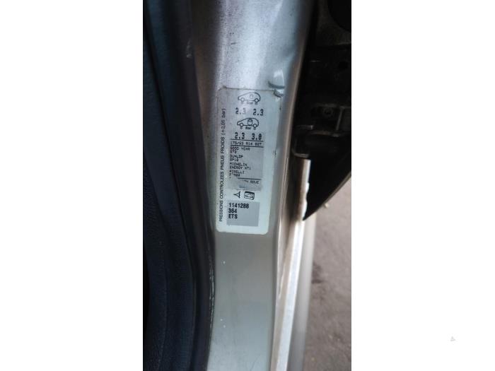 Peugeot 206 1.4 XR,XS,XT,Gentry Sloopvoertuig (2008, Grijs)