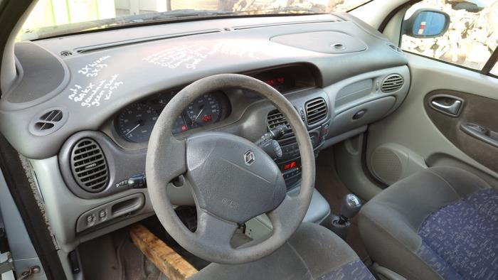 Renault Scénic I 1.6 16V Sloopvoertuig (2002, Grijs)