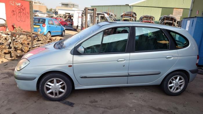 Renault Scénic I 1.6 16V Sloopvoertuig (2002, Grijs)