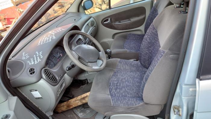 Renault Scénic I 1.6 16V Sloopvoertuig (2002, Grijs)