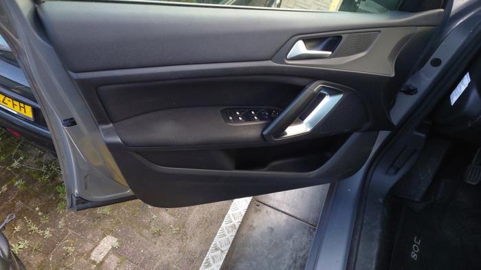 Peugeot 308 SW 1.2 12V e-THP PureTech 130 Sloopvoertuig (2015, Grijs)