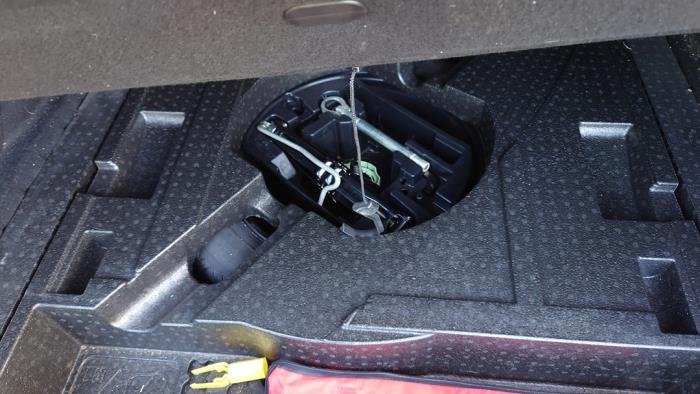 Peugeot 308 SW 1.2 12V e-THP PureTech 130 Sloopvoertuig (2015, Grijs)