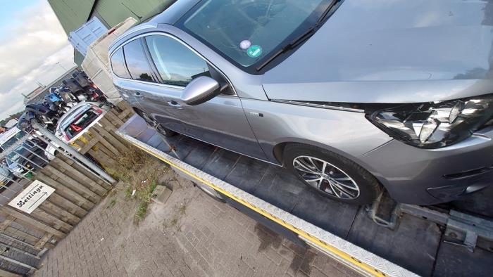 Peugeot 308 SW 1.2 12V e-THP PureTech 130 Sloopvoertuig (2015, Grijs)