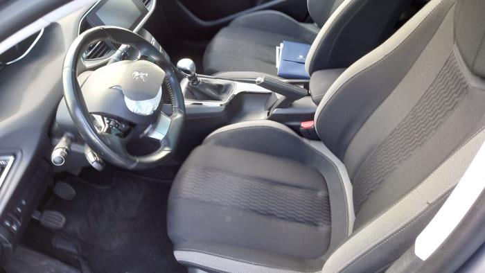 Peugeot 308 SW 1.2 12V e-THP PureTech 130 Sloopvoertuig (2015, Grijs)