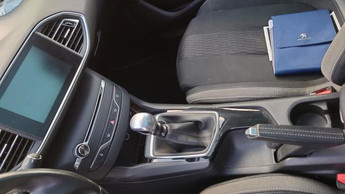 Peugeot 308 SW 1.2 12V e-THP PureTech 130 Sloopvoertuig (2015, Grijs)