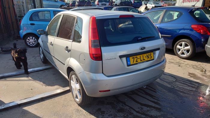 Ford Fiesta 5 1.4 16V Sloopvoertuig (2003, Grijs)