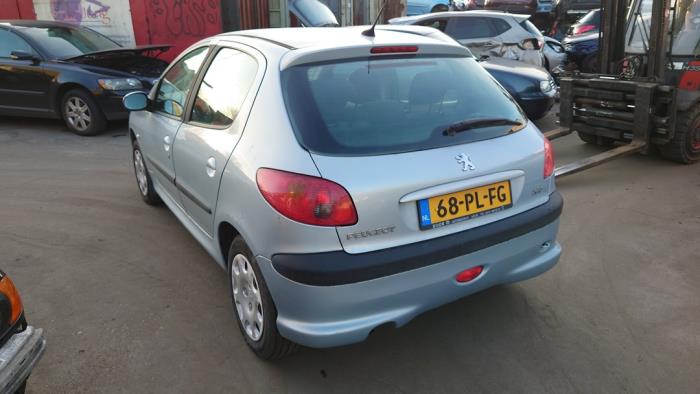 Peugeot 206 1.4 16V Sloopvoertuig (2004, Grijs)