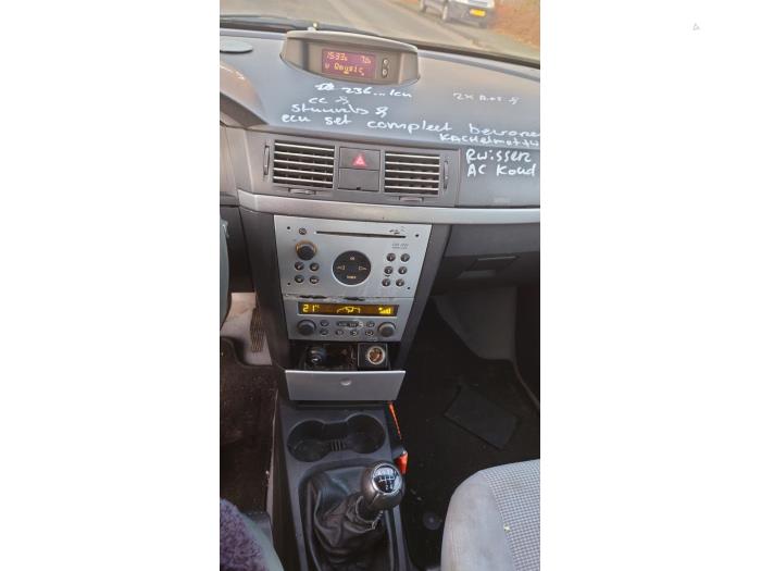 Opel Meriva 1.6 16V Sloopvoertuig (2003, Zwart)