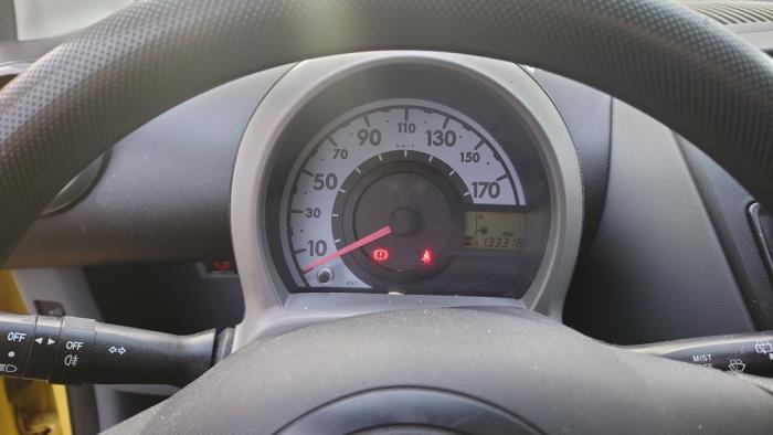 Peugeot 107 1.0 12V Sloopvoertuig (2006, Geel)