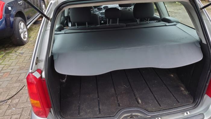 Ford Focus 1 Wagon 1.6 16V Sloopvoertuig (2002, Grijs)