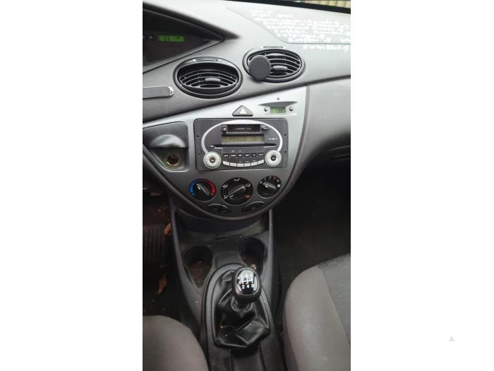 Ford Focus 1 Wagon 1.6 16V Sloopvoertuig (2002, Grijs)