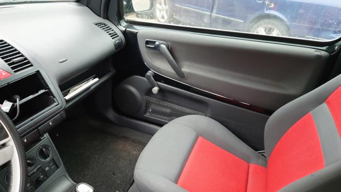 Volkswagen Lupo 1.2 TDI 3L Sloopvoertuig (2001, Zwart)