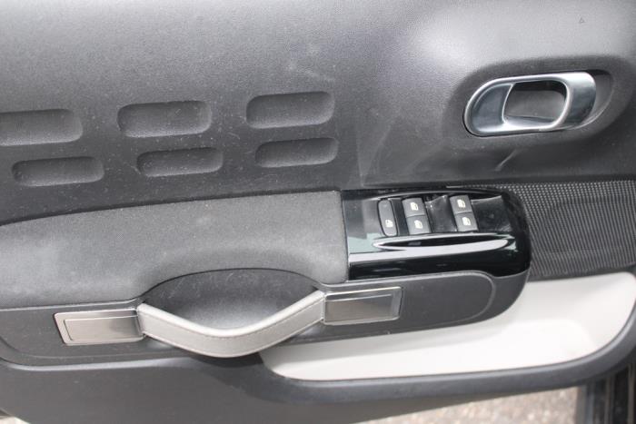 Citroen C3 1.2 Vti 12V PureTech Sloopvoertuig (2017, Zwart)