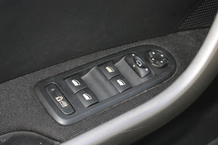 Peugeot 308 1.6 VTI 16V Sloopvoertuig (2011, Zwart)