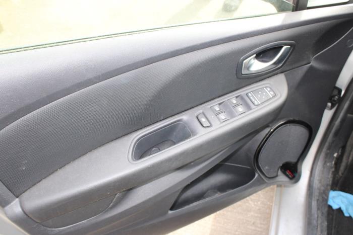 Renault Clio IV 0.9 Energy TCE 75 12V Sloopvoertuig (2018, Grijs)