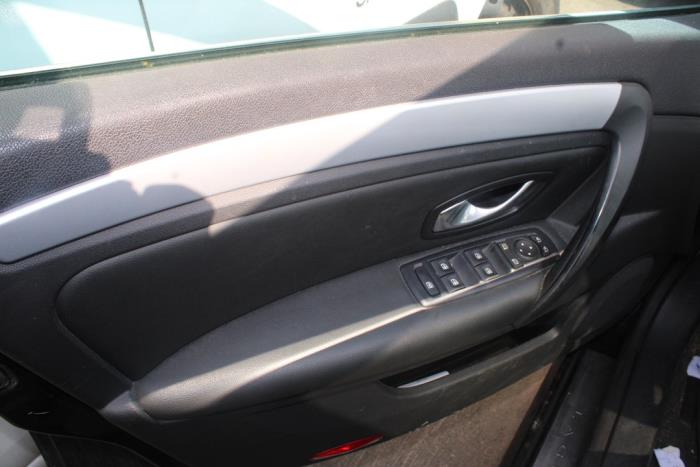 Renault Laguna III Estate 2.0 dCi 16V 150 Sloopvoertuig (2008, Zwart)