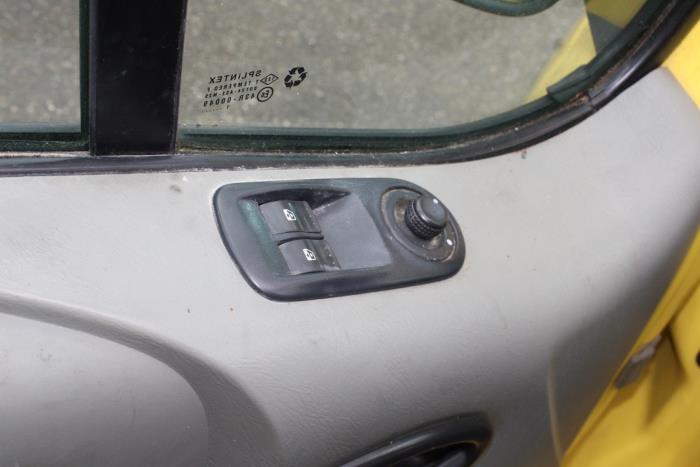 Opel Vivaro 2.0 CDTI Sloopvoertuig (2011, Graniet)