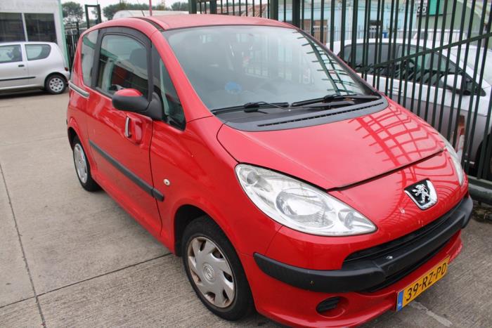 Peugeot 1007 1.4 Sloopvoertuig (2005, Rood)