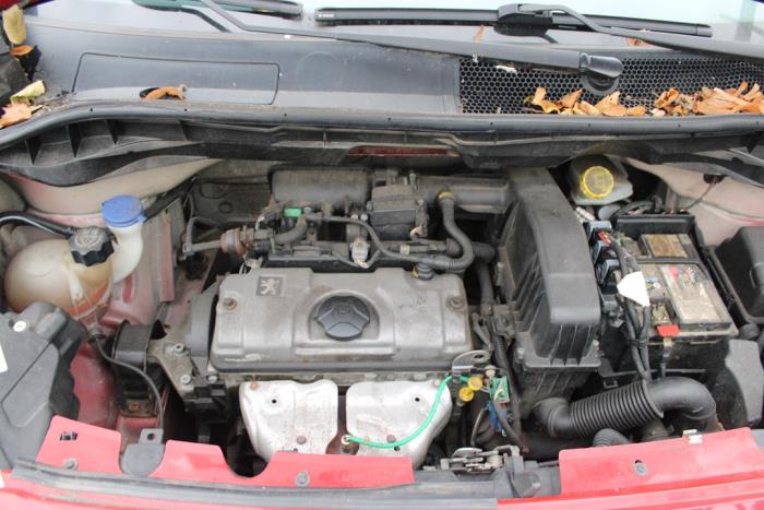 Peugeot 1007 1.4 Sloopvoertuig (2005, Rood)