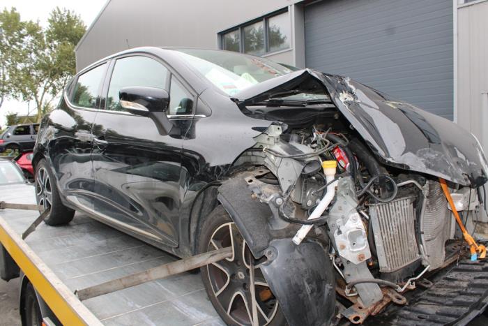Renault Clio IV 0.9 Energy TCE 90 12V Sloopvoertuig (2014, Zwart)