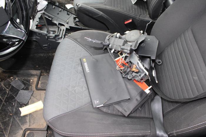 Renault Clio IV 0.9 Energy TCE 90 12V Sloopvoertuig (2014, Zwart)