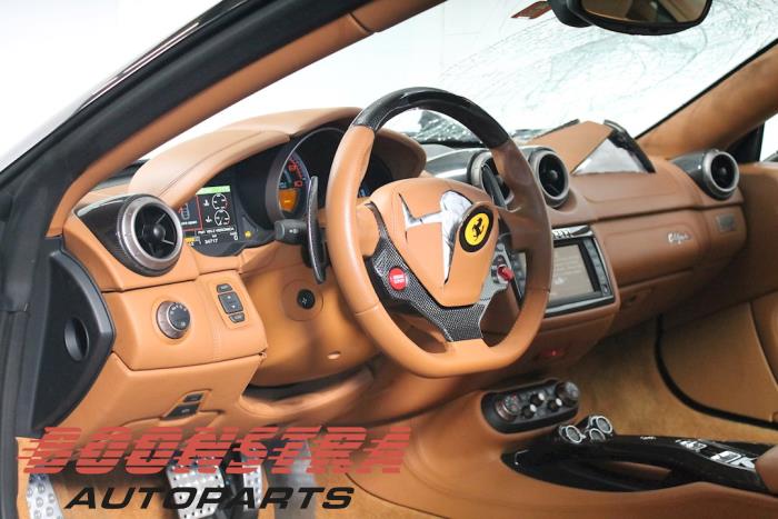Ferrari California 4.3 V8 32V Sloopvoertuig (2012, Zwart)