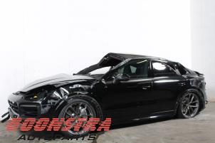 Porsche Cayenne Coupe 3.0 V6 24V Turbo Sloopvoertuig (2019, Zwart)