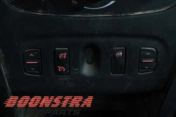 Dacia Sandero II 0.9 TCE 12V Sloopvoertuig (2019, Grijs)