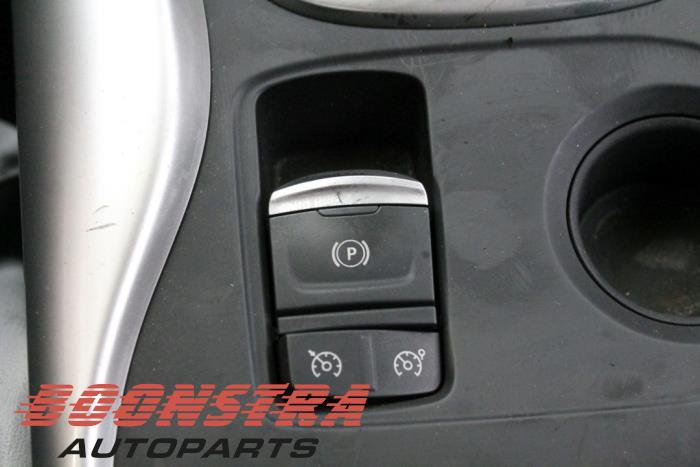 Renault Kadjar 1.2 Energy TCE 130 Sloopvoertuig (2017, Rood)