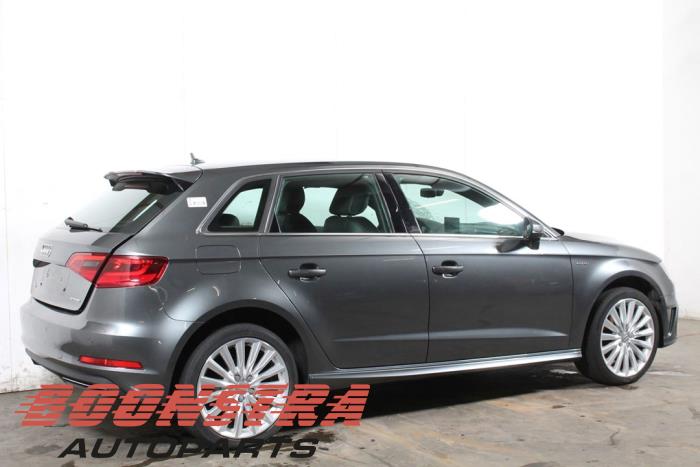 Audi A3 Sportback 1.4 TFSI 16V e-tron Sloopvoertuig (2015, Grijs)